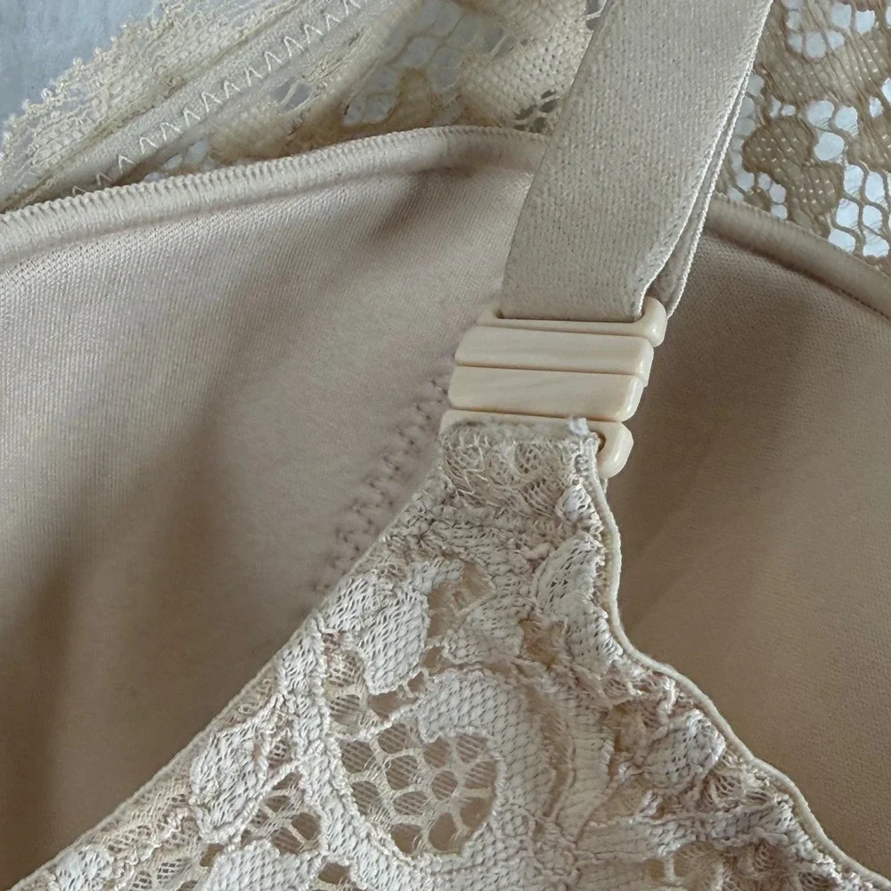 Victorias Secret Body By Victoria‎ Lined Demi Lace Bra Beige 38DD 399233-HXB